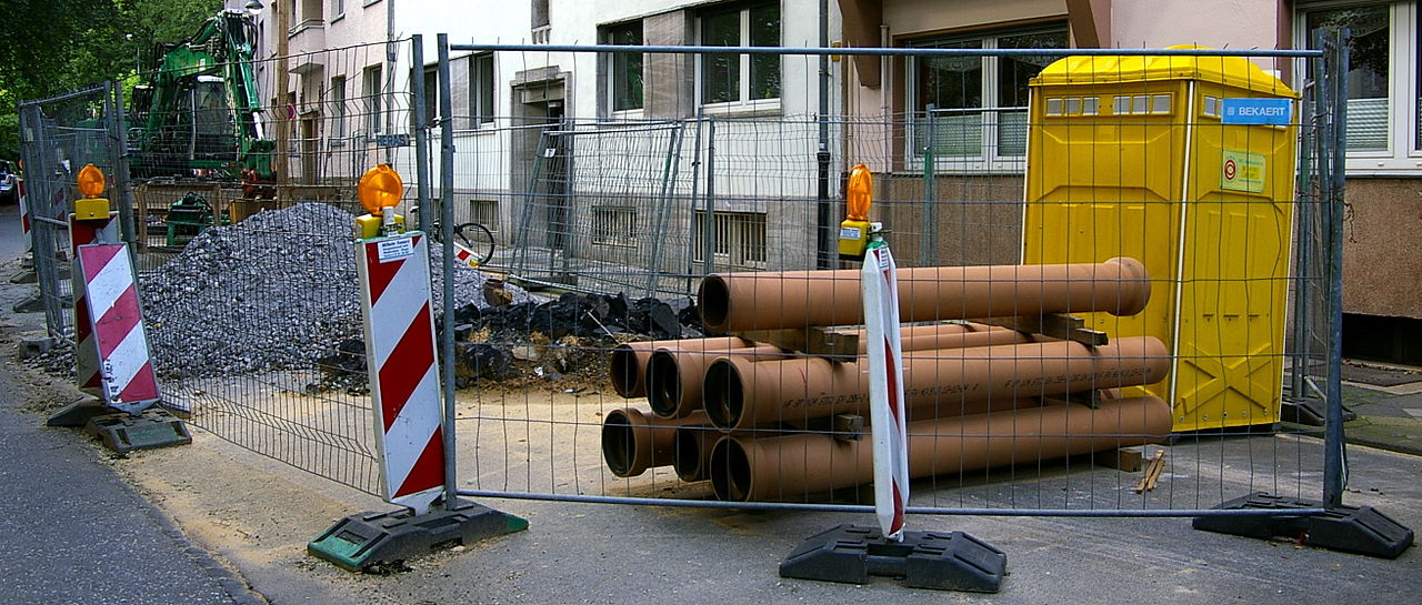 Kleine Baustelle im Tiefbau (Kanalsanierung)